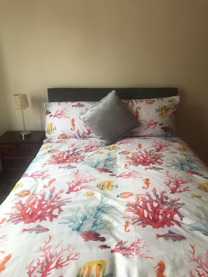 Prime Location Rooms In High Street Форт-Уильям Экстерьер фото