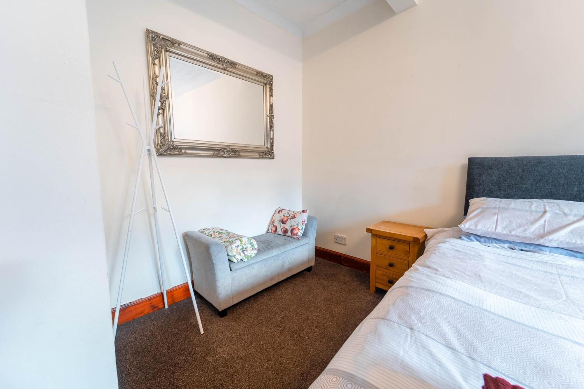 Prime Location Rooms In High Street Форт-Уильям Экстерьер фото