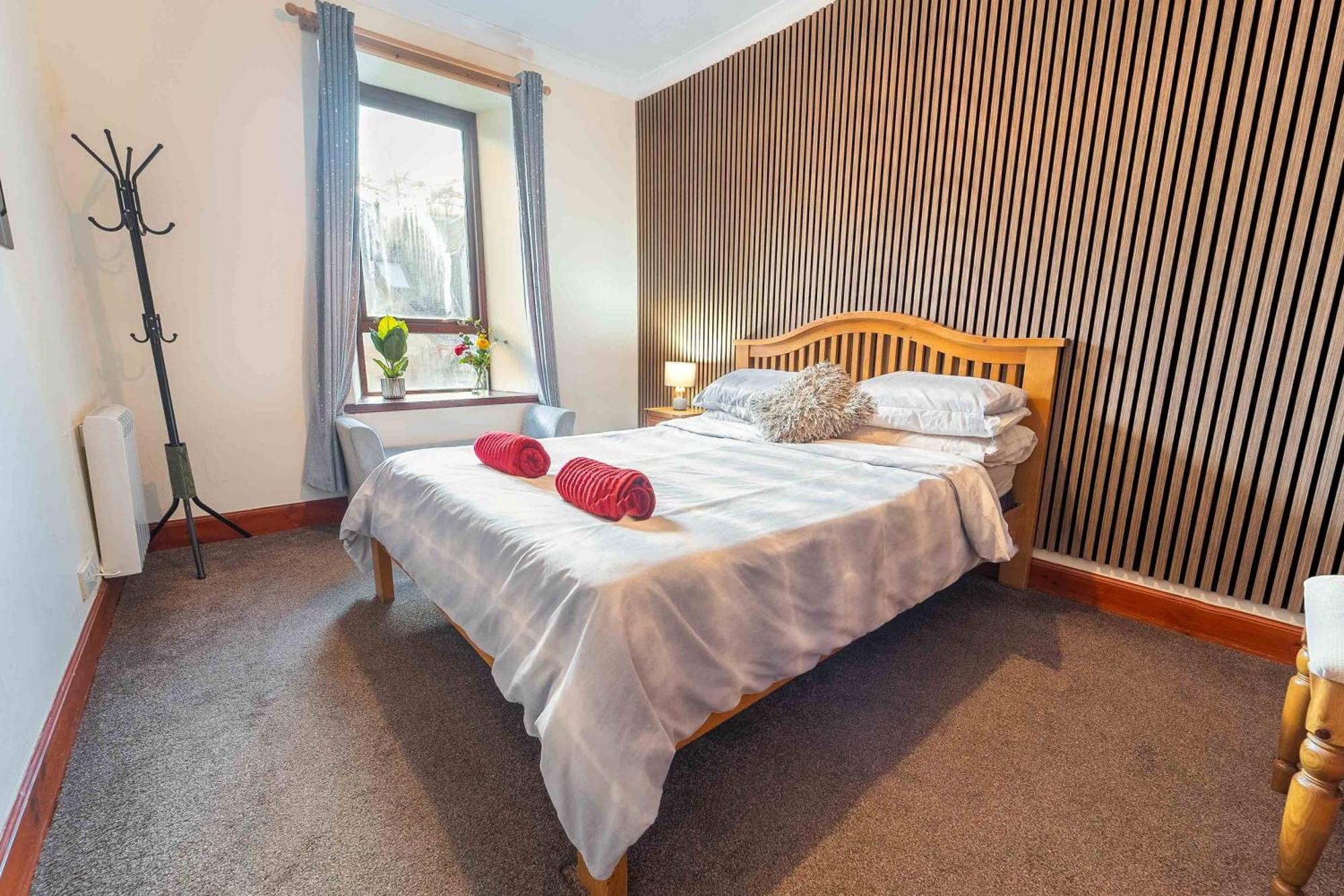 Prime Location Rooms In High Street Форт-Уильям Экстерьер фото